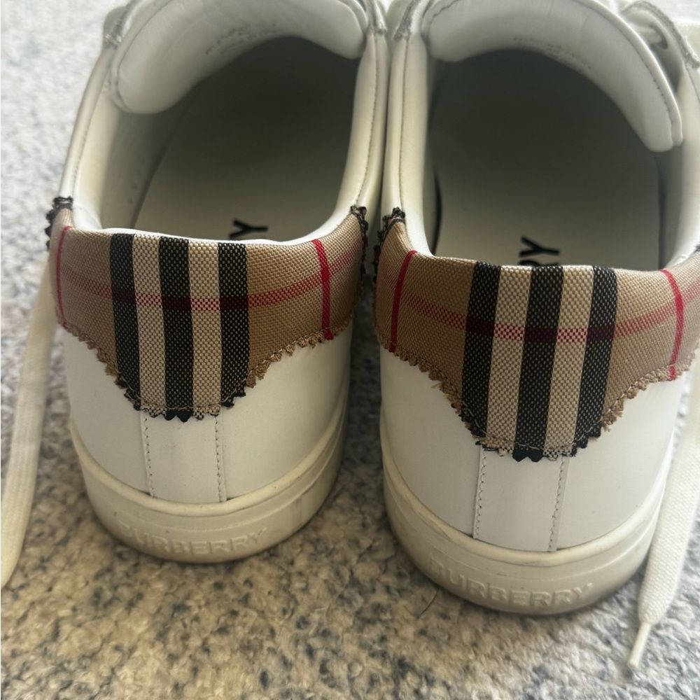 Burberry Gray and White Sneakers with Chunky Midsole - Picture 3 of 6